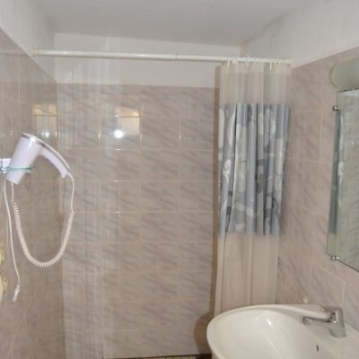 location mini villa douche camping balanea 2024 10